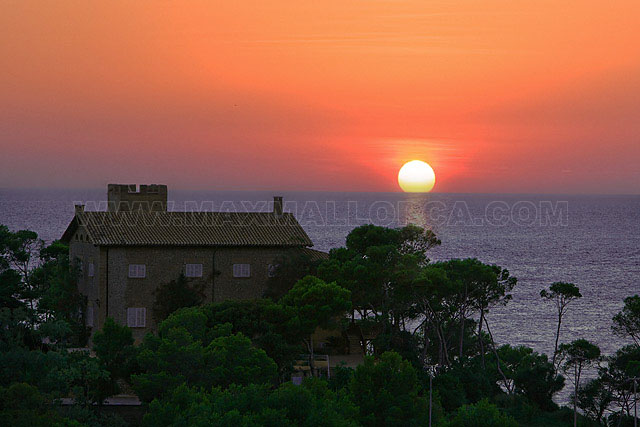 villa_puerto_andratx_mallorca_sonnenuntergang_sunset_violi_near_villa_italia_first_mallorca_location_ (44a).jpg